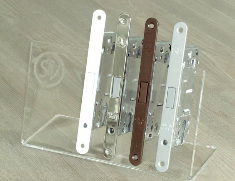Magnetický zámok A5, dózický kľúč, chróm, biela, čierna